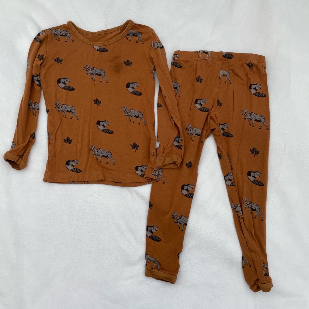 Kyte Baby pajama set Canadian print 2T